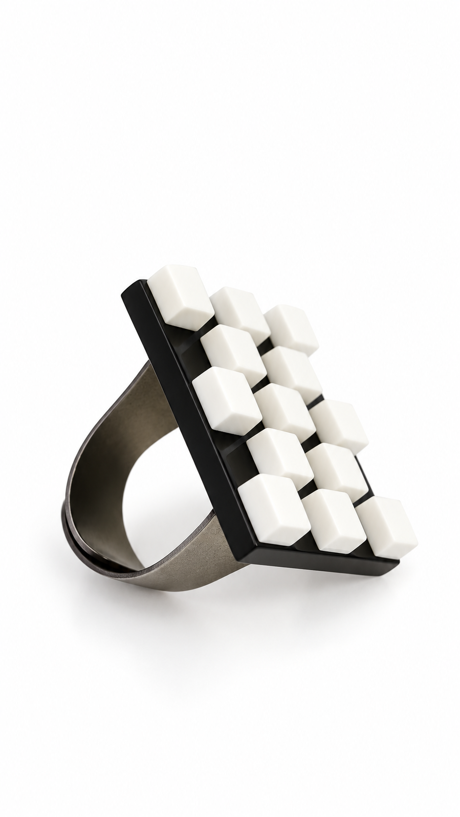Anello Scacchiera d'arte black & white | J’ESSENTIA