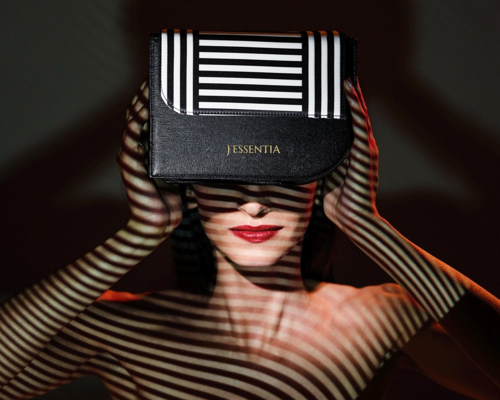 Borsa da sera Righe Bianco e Nero - J'ESSENTIA - #francesca_jennifer_puzzo#