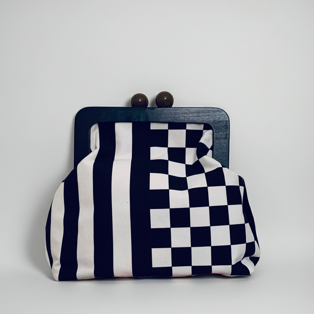 Pochette “Checkerboard e Stripes" - J'ESSENTIA