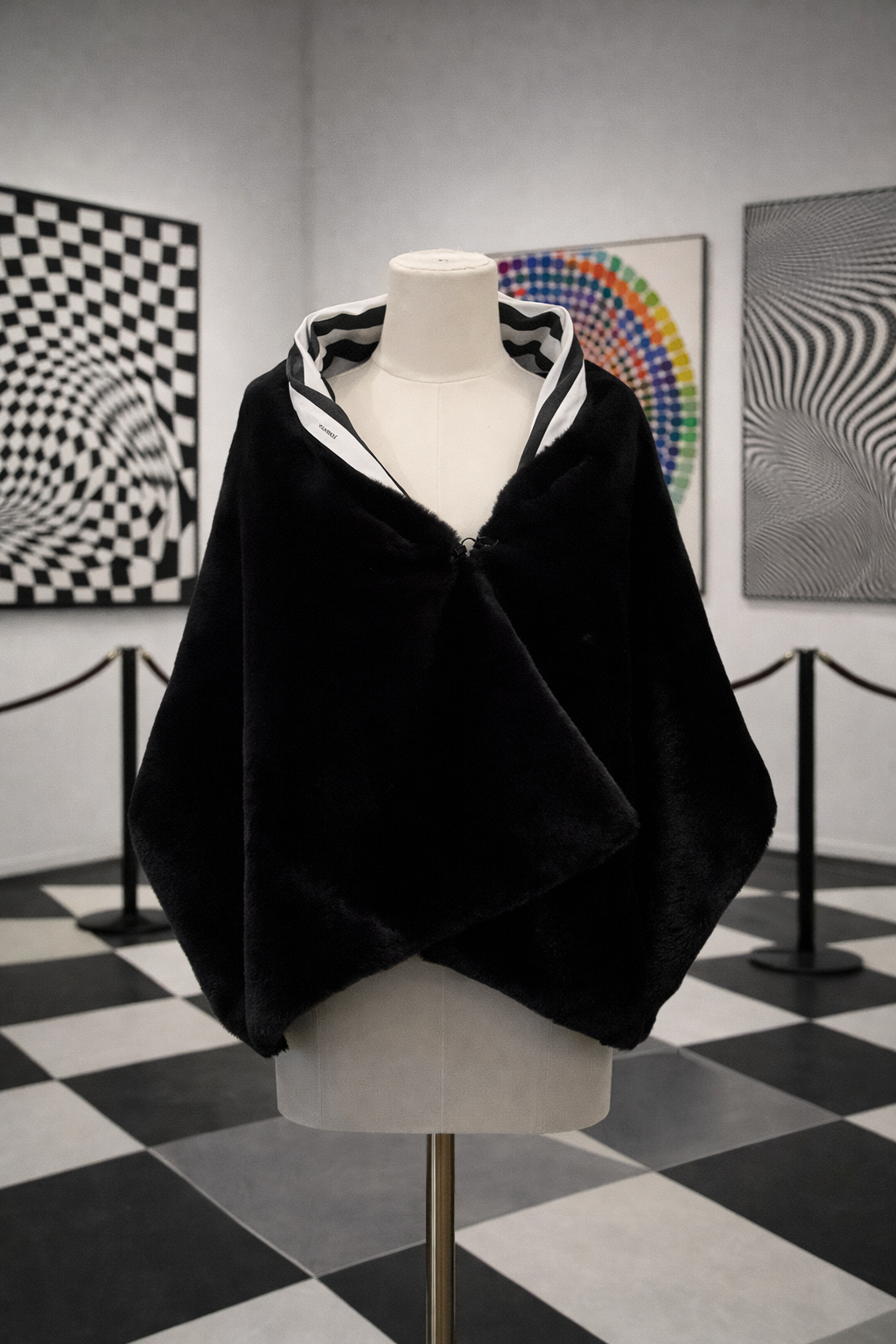 Stola in eco-pelliccia Reversibile “Dual Soul” – Edizione Limitata J’ESSENTIA