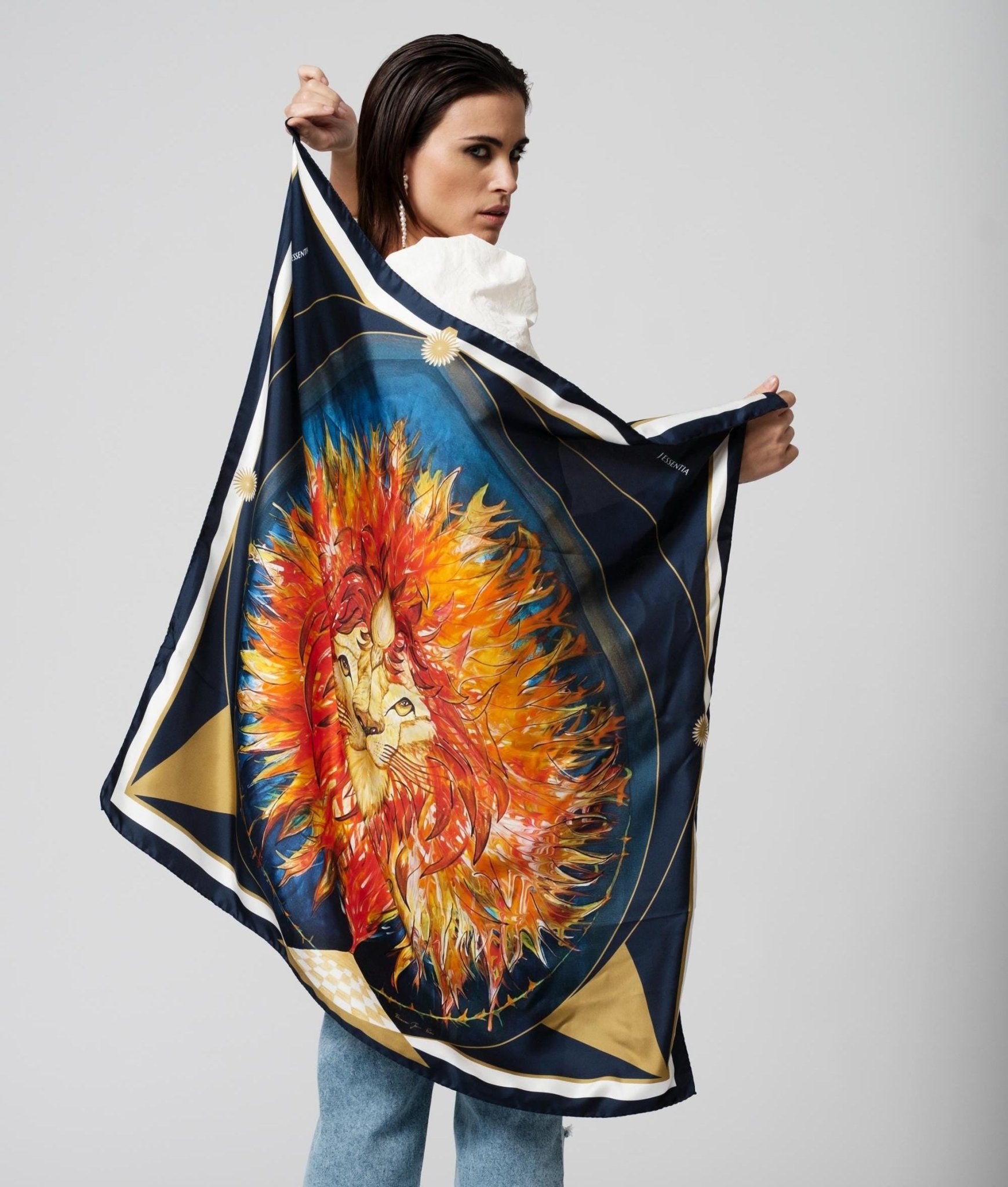 Foulard in seta Il LEONE blu - J'ESSENTIA - #francesca_jennifer_puzzo#