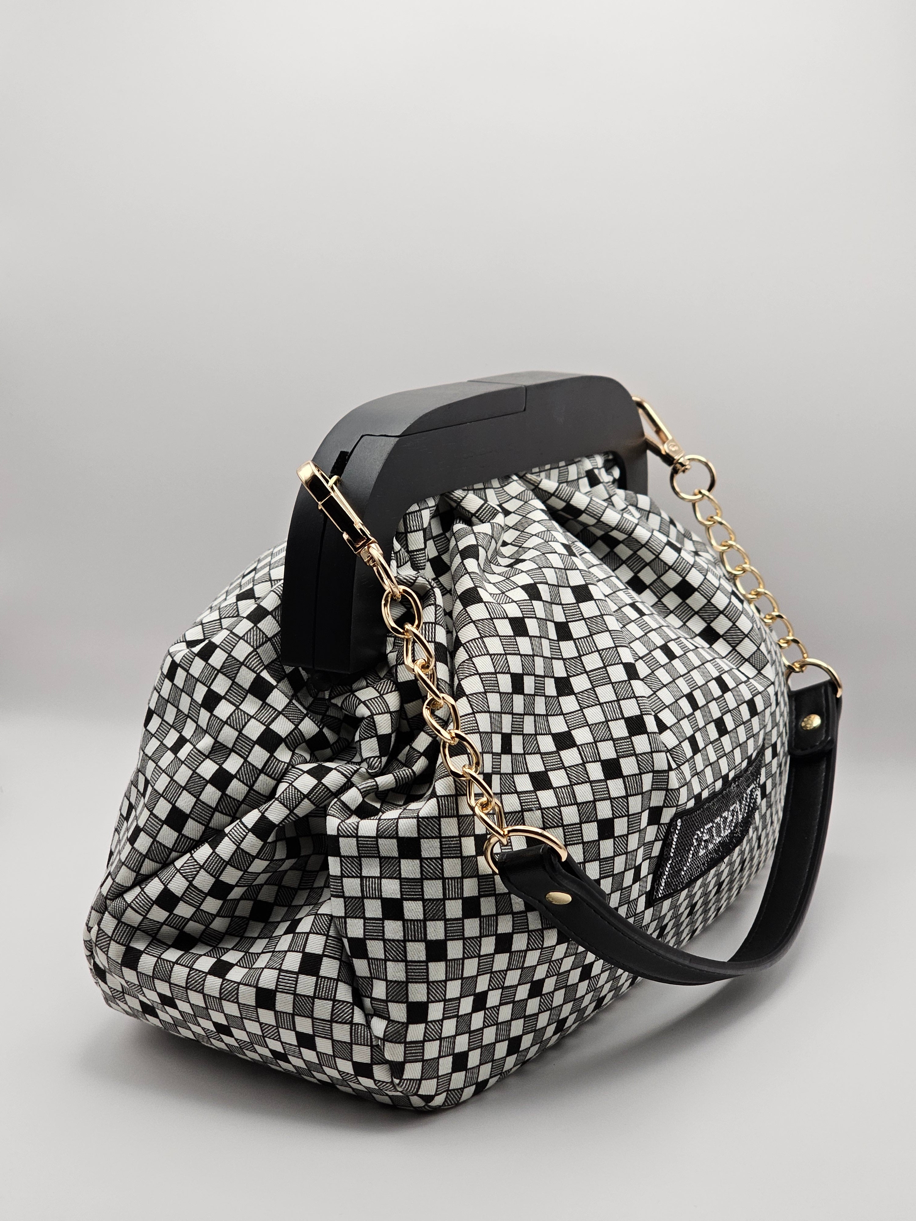 Borsa artistica QUADRATI Bianco e Nero