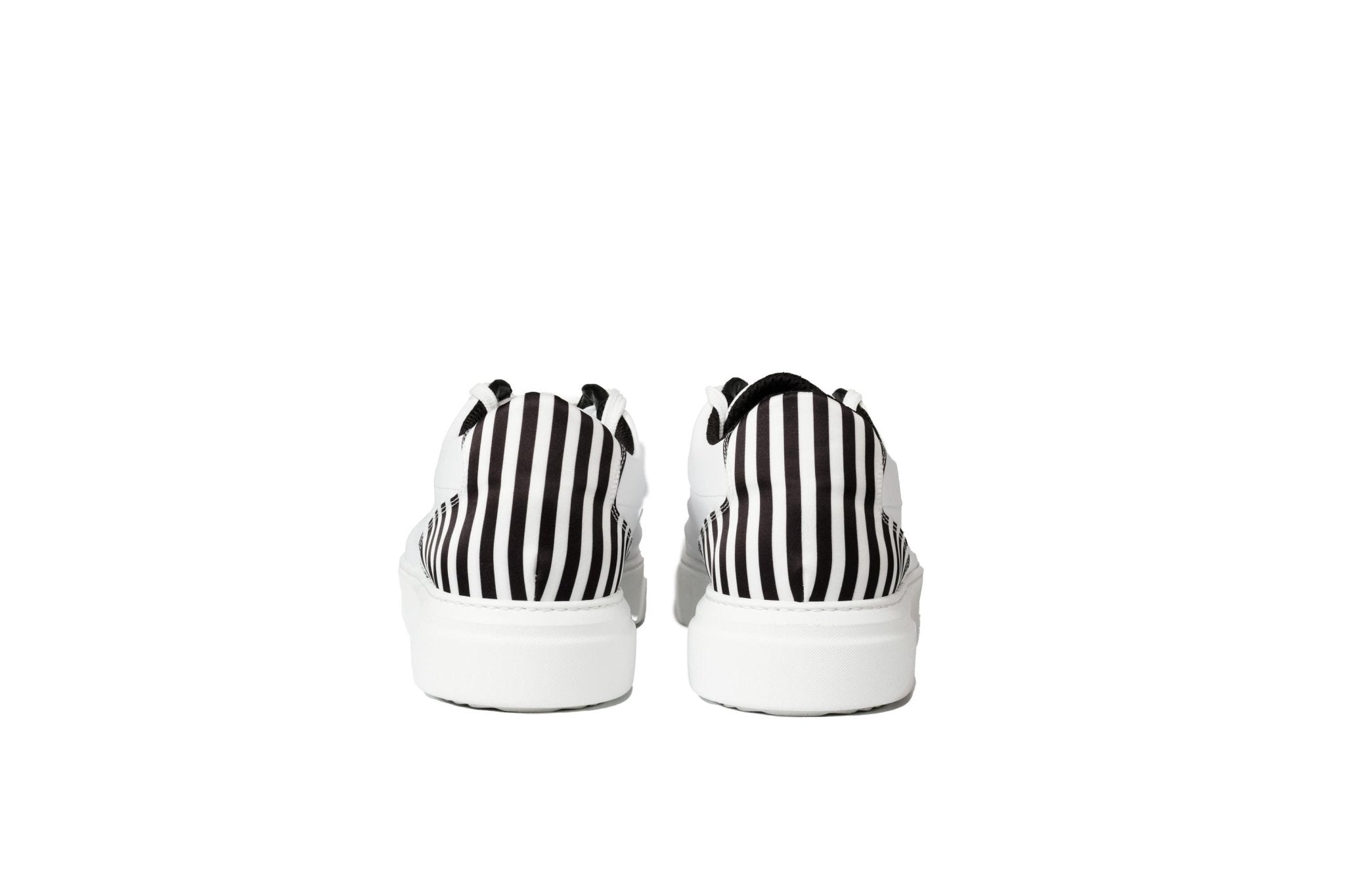 Sneakers artigianali Black and White - J'ESSENTIA - #francesca_jennifer_puzzo#