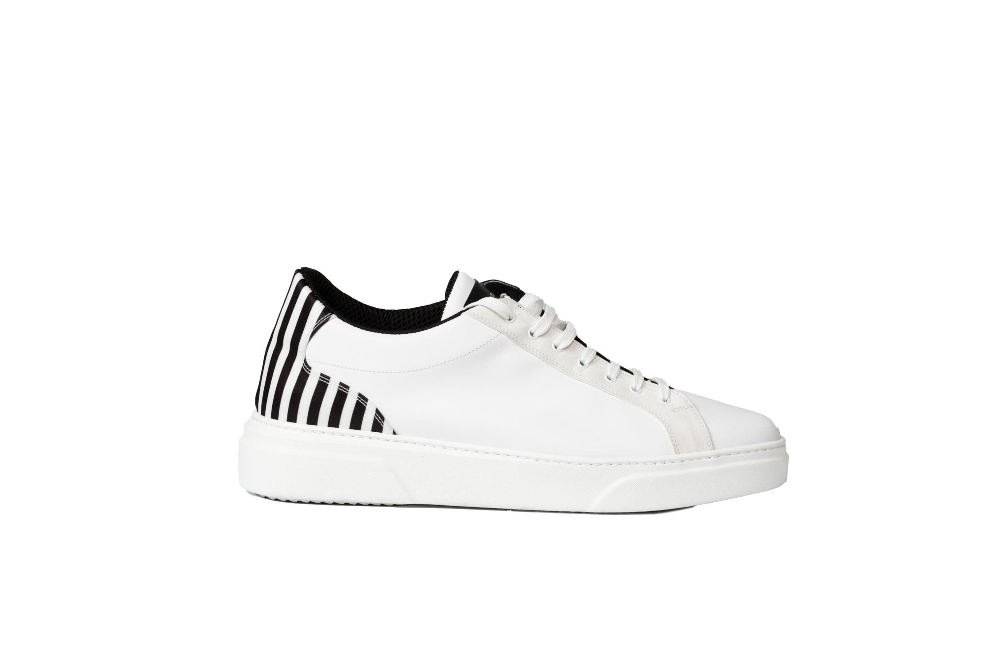 Sneakers artigianali Black and White - J'ESSENTIA - #francesca_jennifer_puzzo#