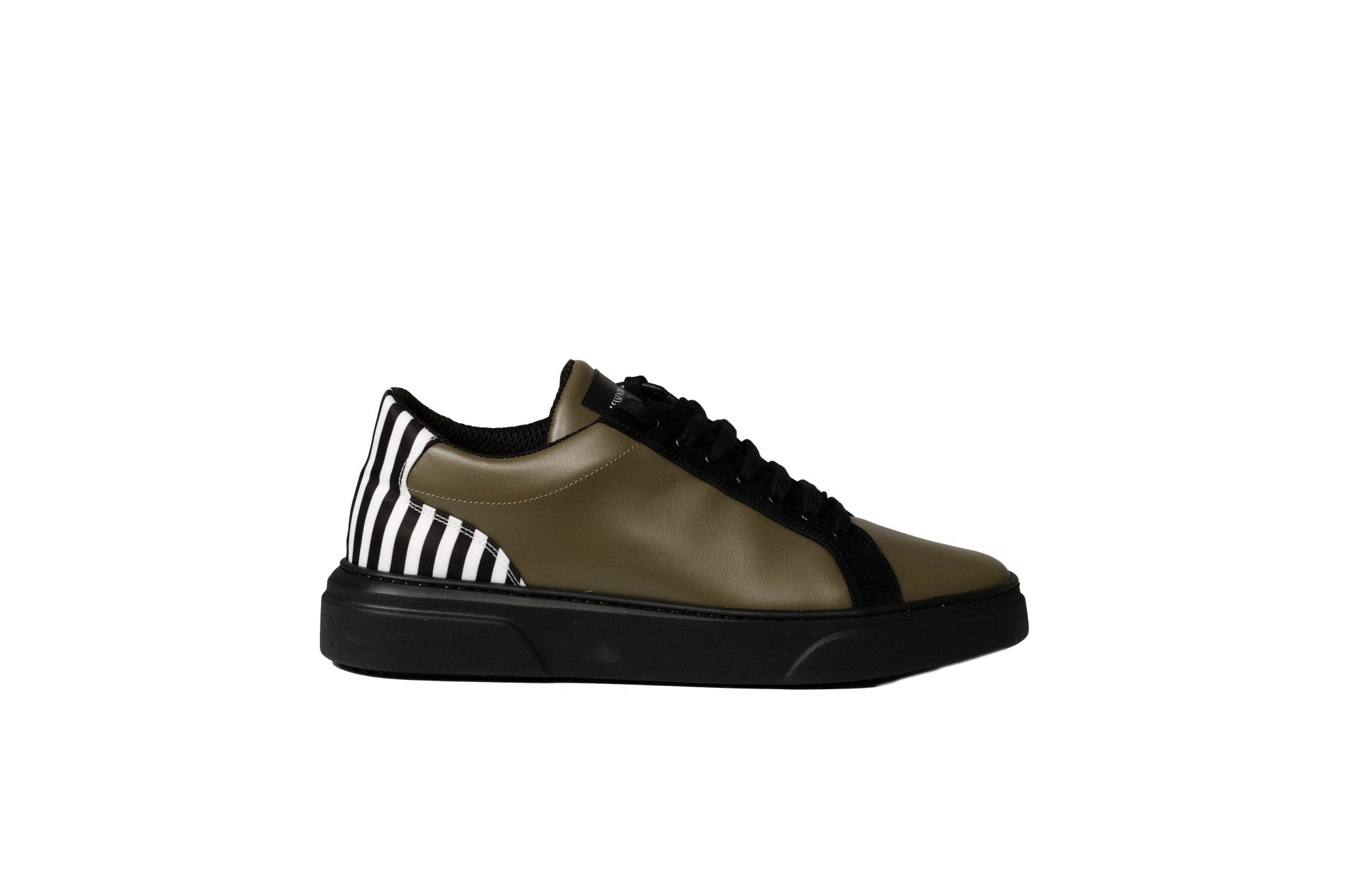 Sneakers verde militare in vera pelle - J'ESSENTIA - #francesca_jennifer_puzzo#